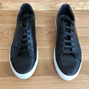 M. Gemi - The Lucente - black and white